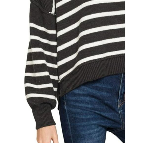 ✨NWT‎ Zenana Exposed Seam Striped Oversized Sweater - Picture 2 of 3